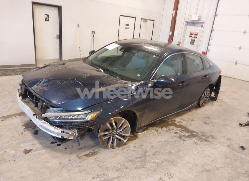 Photo 2 of 2018 Honda Accord HYBRID EX (VIN 1HGCV3F49JA008640)