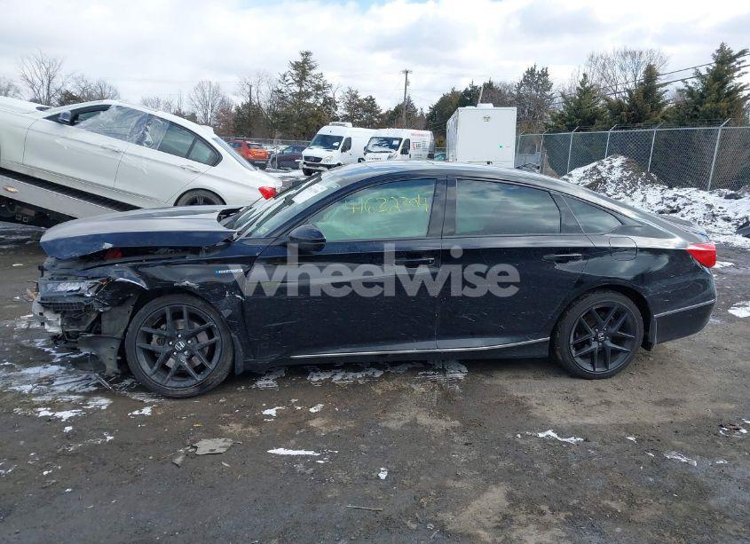 Photo 15 of 2018 Honda Accord HYBRID EX-L (VIN 1HGCV3F50JA002248)