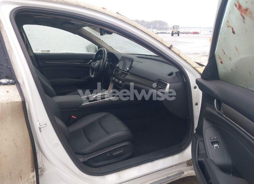 Photo 5 of 2022 Honda Accord HYBRID EX-L (VIN 1HGCV3F51NA012941)