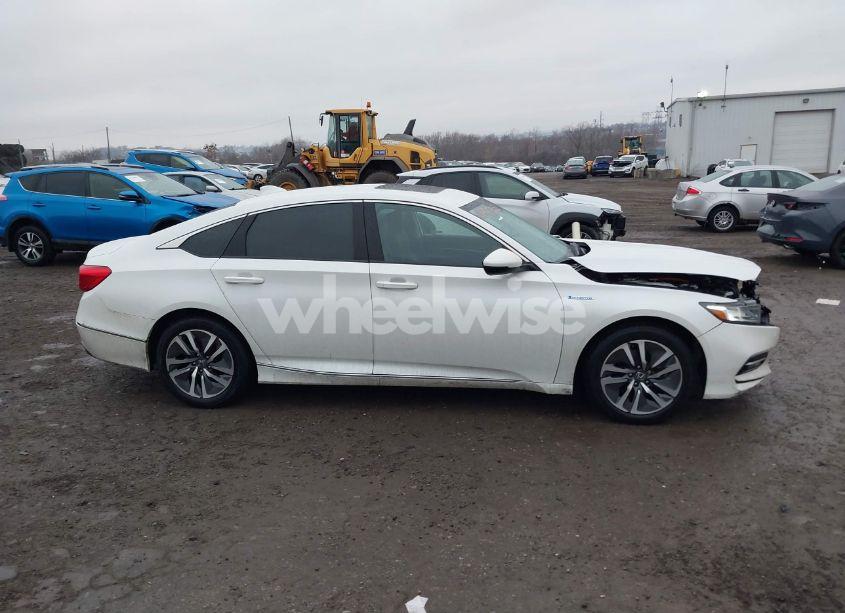 Photo 13 of 2018 Honda Accord HYBRID EX-L (VIN 1HGCV3F52JA015454)