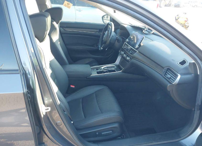 Photo 5 of 2021 Honda Accord (VIN 1HGCV3F56MA021701)
