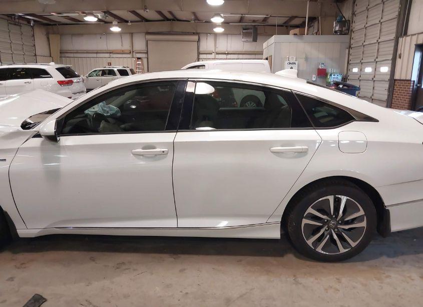 Photo 14 of 2018 Honda Accord HYBRID EX-L (VIN 1HGCV3F57JA015546)