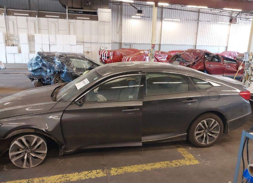 Photo 15 of 2018 Honda Accord HYBRID EX-L (VIN 1HGCV3F59JA000207)