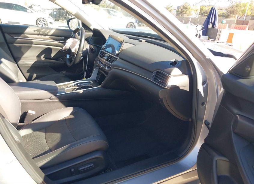 Photo 5 of 2022 Honda Accord HYBRID EX-L (VIN 1HGCV3F59NA015196)