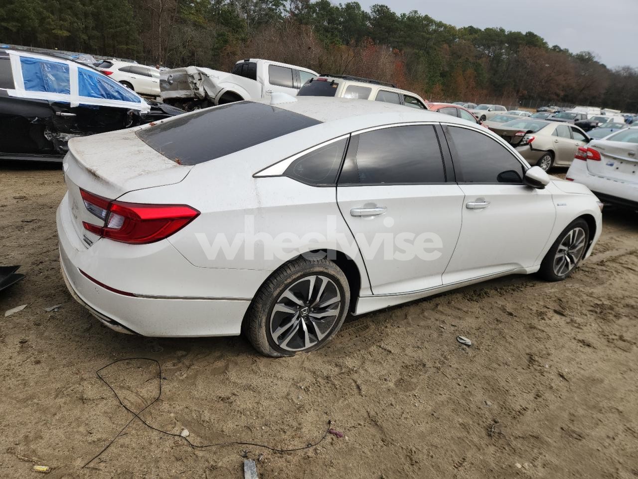 Photo 3 of 2020 HONDA ACCORD TOURING HYBRID (VIN 1HGCV3F90LA007813)