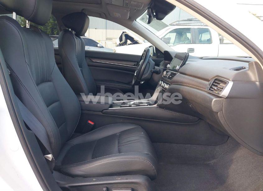 Photo 5 of 2022 Honda Accord HYBRID TOURING (VIN 1HGCV3F90NA009838)