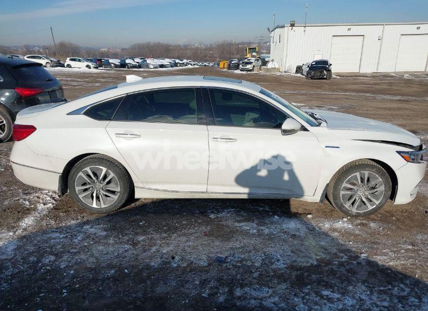 Photo 13 of 2018 Honda Accord HYBRID TOURING (VIN 1HGCV3F97JA002329)