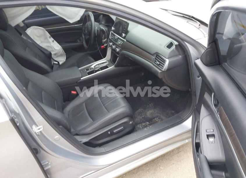 Photo 5 of 2022 Honda Accord HYBRID TOURING (VIN 1HGCV3F9XNA006641)