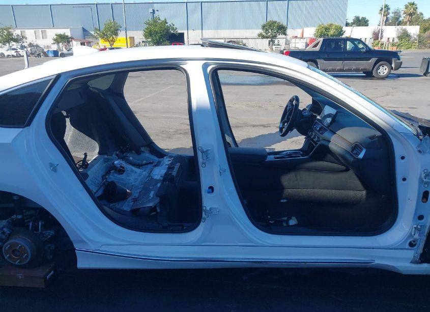 Photo 12 of 2022 Honda Accord HYBRID TOURING (VIN 1HGCV3F9XNA031569)