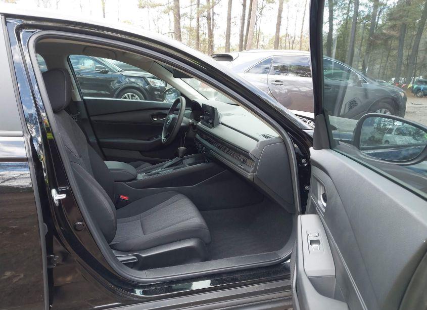 Photo 5 of 2023 Honda Accord LX (VIN 1HGCY1F22PA016341)