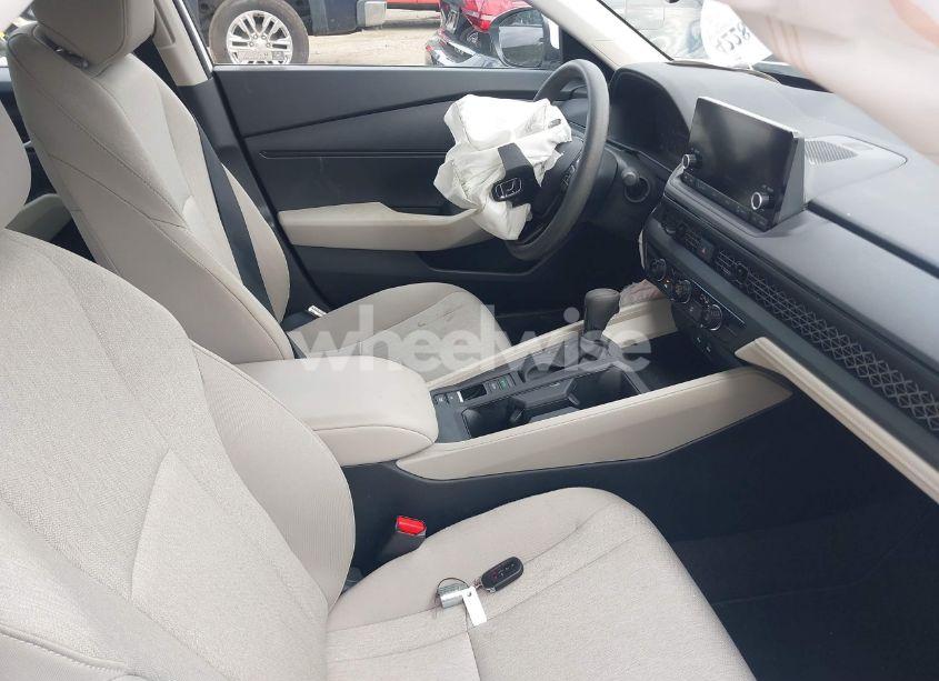 Photo 5 of 2024 Honda Accord LX (VIN 1HGCY1F26RA092129)