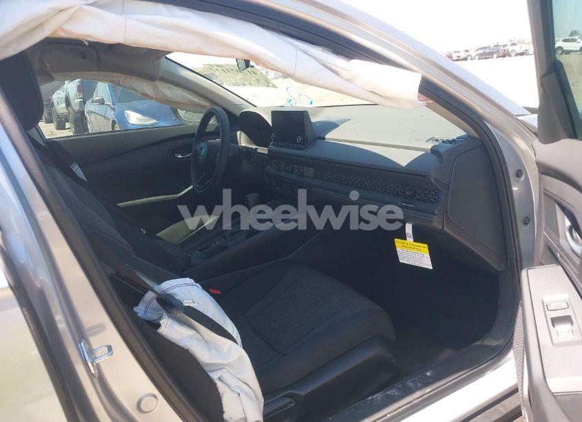 Photo 5 of 2024 Honda Accord LX (VIN 1HGCY1F28RA033521)