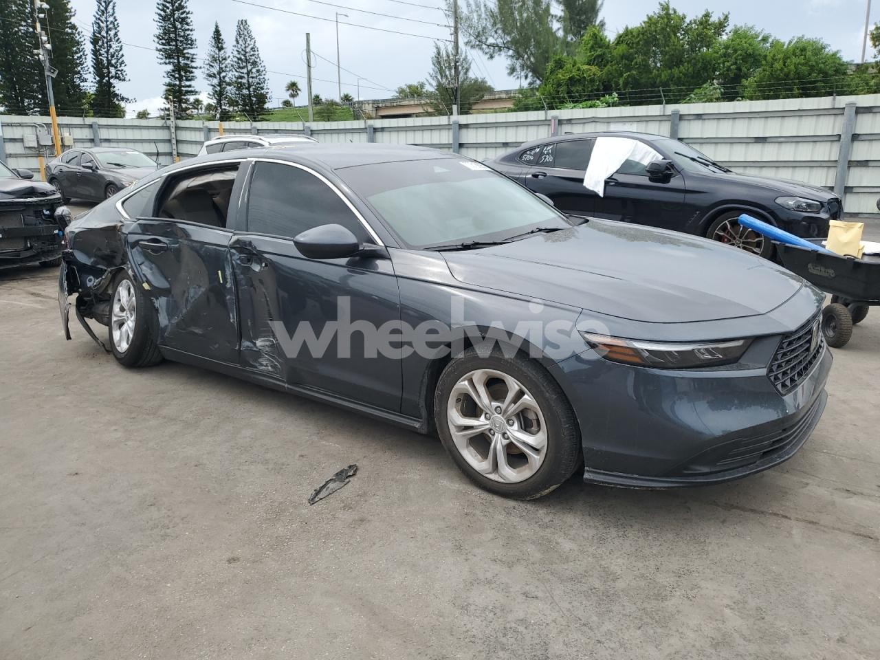 Photo 4 of 2025 HONDA ACCORD LX (VIN 1HGCY1F28SA019351)