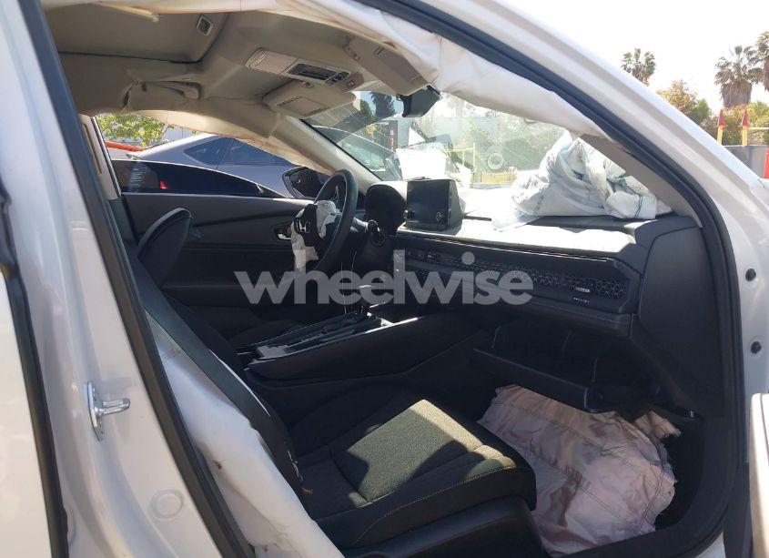 Photo 5 of 2024 Honda Accord EX (VIN 1HGCY1F34RA085253)