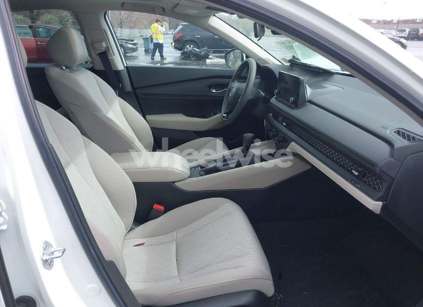 Photo 5 of 2023 Honda Accord EX (VIN 1HGCY1F37PA002136)