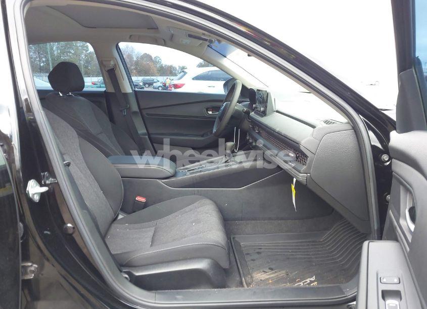 Photo 5 of 2023 Honda Accord EX (VIN 1HGCY1F39PA012263)