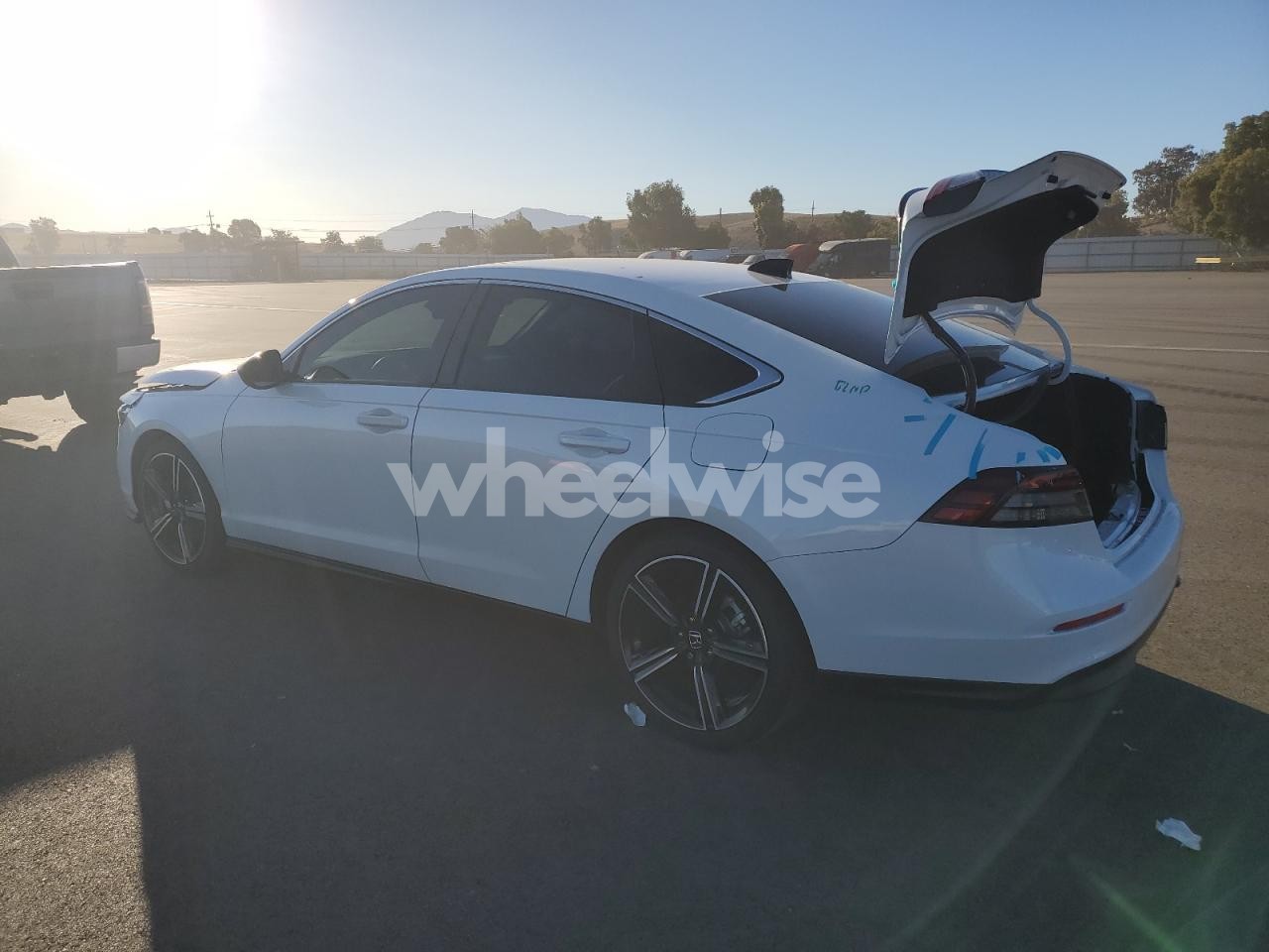 Photo 2 of 2025 HONDA ACCORD HYBRID SPORT (VIN 1HGCY2F58SA047277)