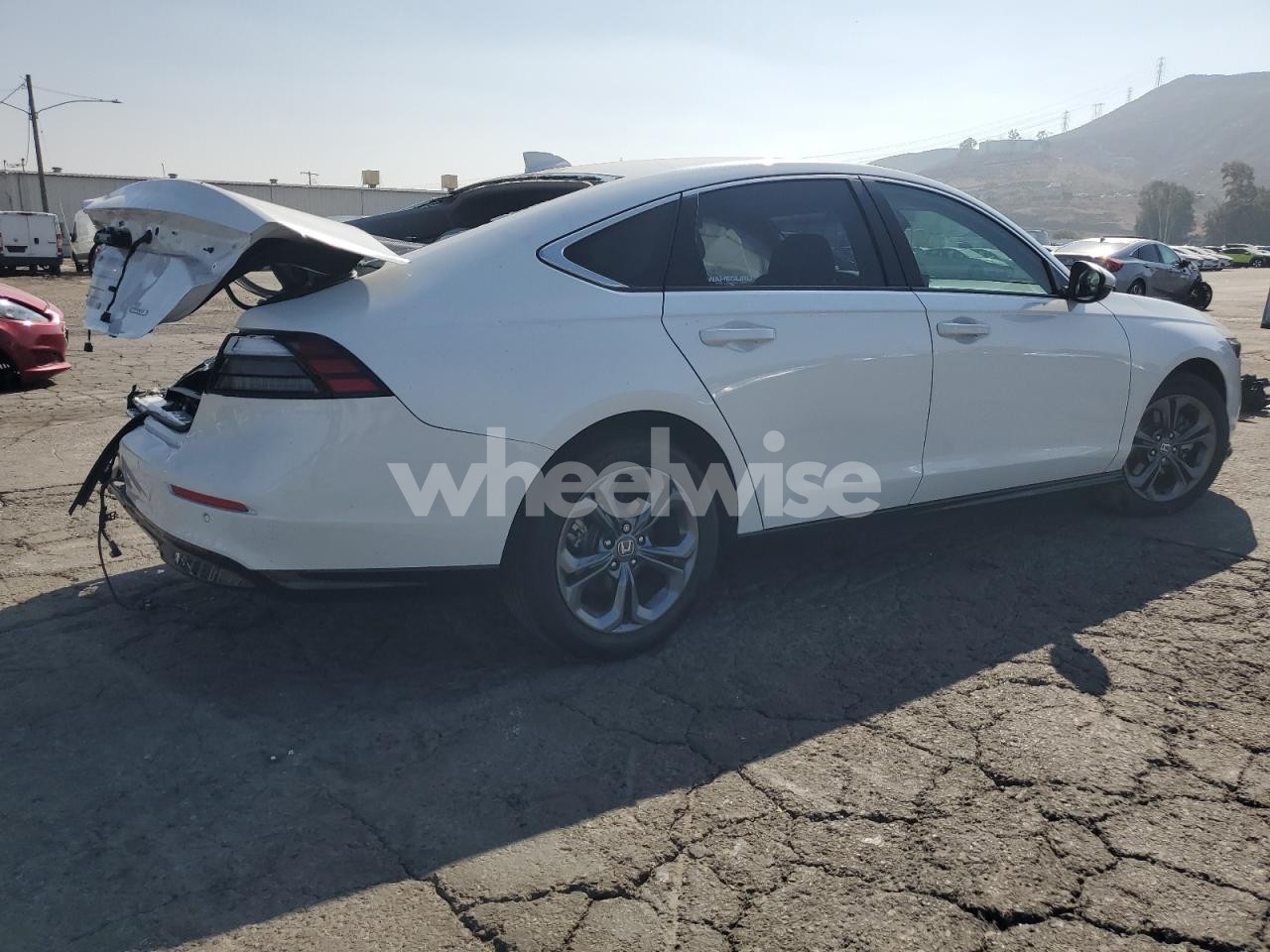 Photo 3 of 2025 HONDA ACCORD HYBRID EXL (VIN 1HGCY2F66SA050008)