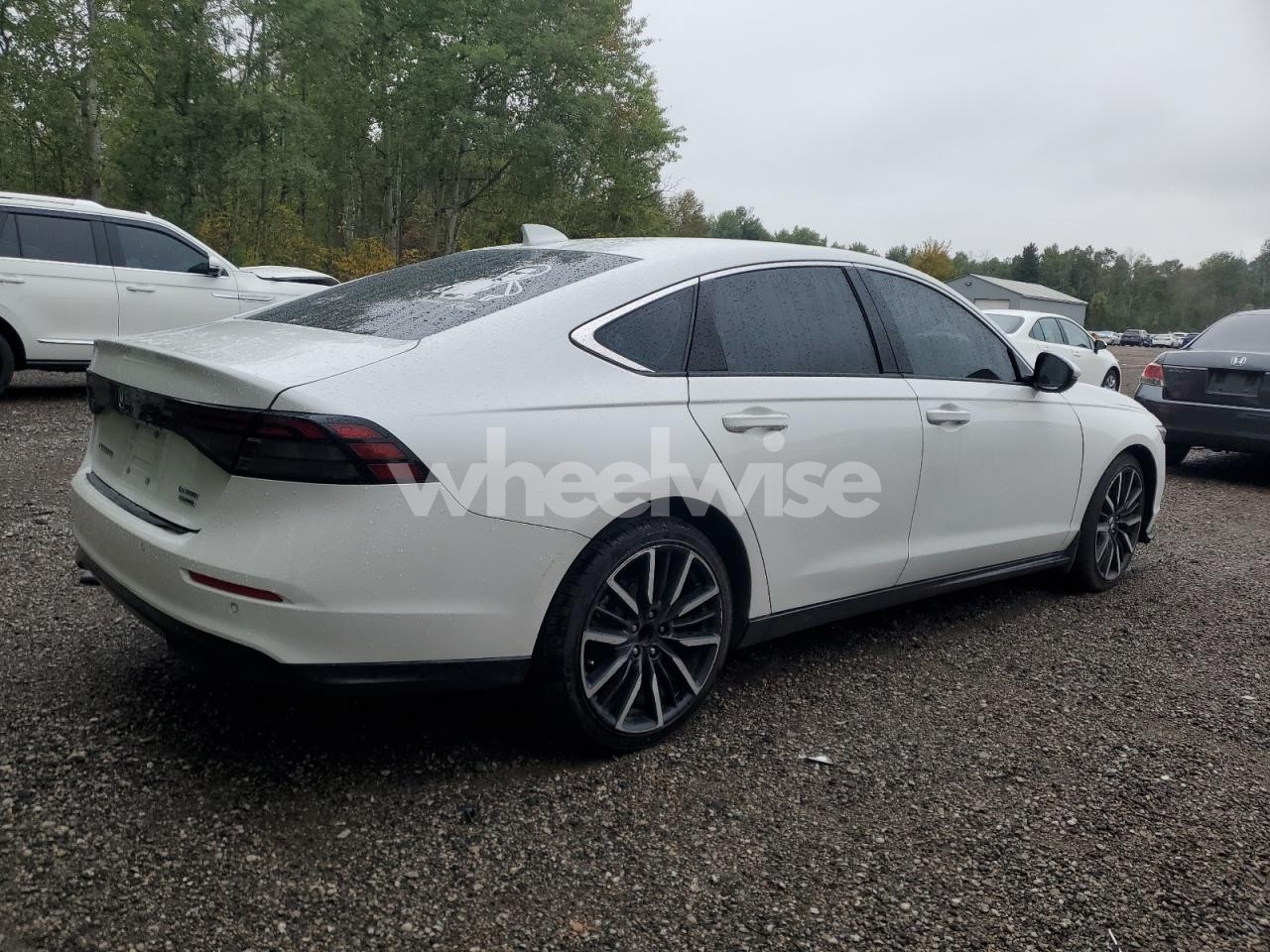 Photo 3 of 2024 HONDA ACCORD TOURING HYBRID (VIN 1HGCY2F80RA801843)