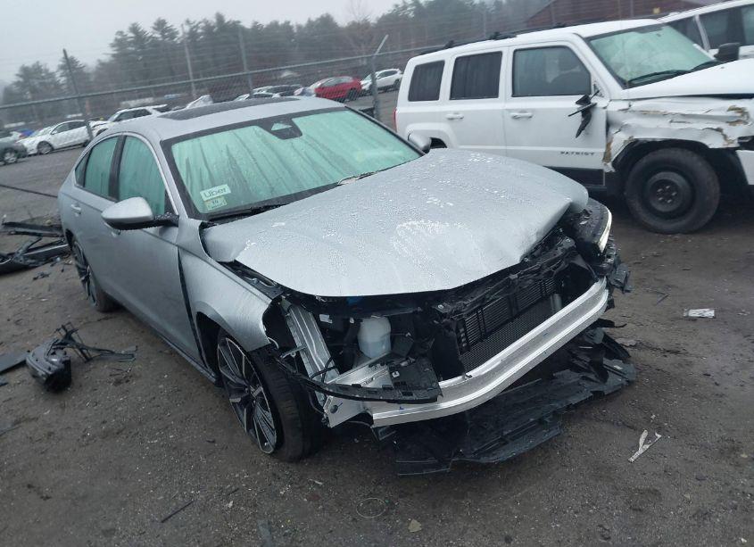 2024 Honda Accord HYBRID TOURING (VIN 1HGCY2F87RA067136) main photo