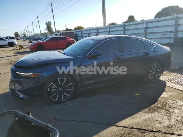 Photo 4 of 2025 HONDA ACCORD TOURING HYBRID (VIN 1HGCY2F89SA019157)
