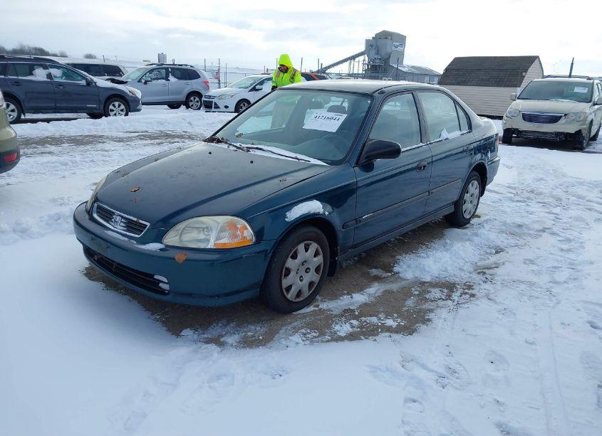 Photo 2 of 1998 Honda Civic DX (VIN 1HGEJ662XWL000532)