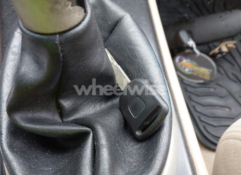 Photo 11 of 2005 Honda Civic VP (VIN 1HGEM21145L007019)