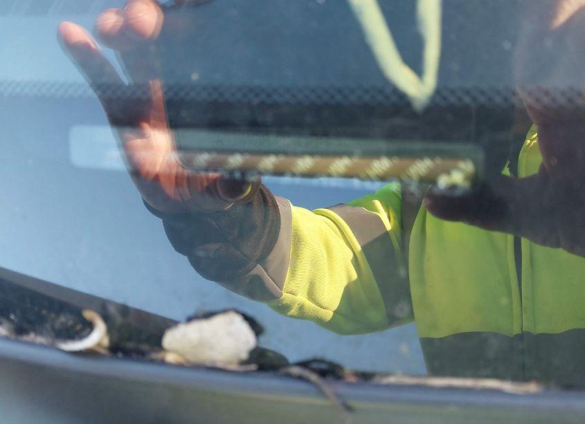 Photo 11 of 2004 Honda Civic LX (VIN 1HGEM21564L051833)