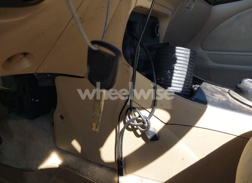 Photo 11 of 2004 Honda Civic LX (VIN 1HGEM21584L029865)