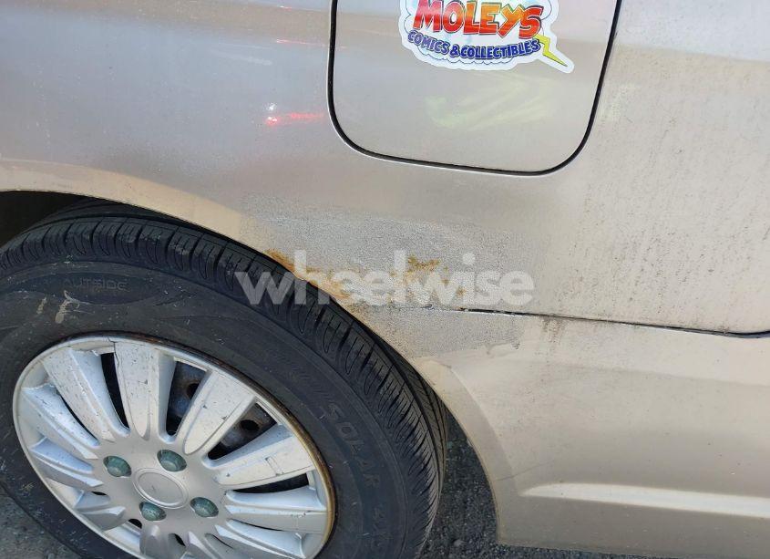 Photo 13 of 2002 Honda Civic LX (VIN 1HGEM21682L107793)