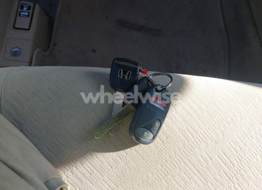 Photo 11 of 2005 Honda Civic EX (VIN 1HGEM22045L034470)