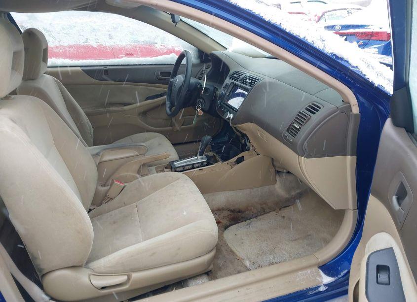 Photo 5 of 2005 Honda Civic LX (VIN 1HGEM22545L073796)