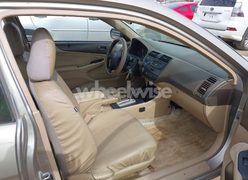 Photo 5 of 2005 Honda Civic LX (VIN 1HGEM22565L019142)