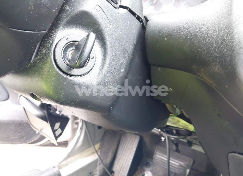 Photo 11 of 2004 Honda Civic LX (VIN 1HGEM22584L028875)