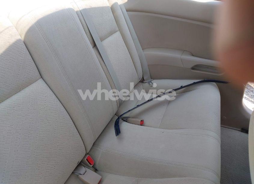 Photo 8 of 2004 Honda Civic LX (VIN 1HGEM22684L009204)