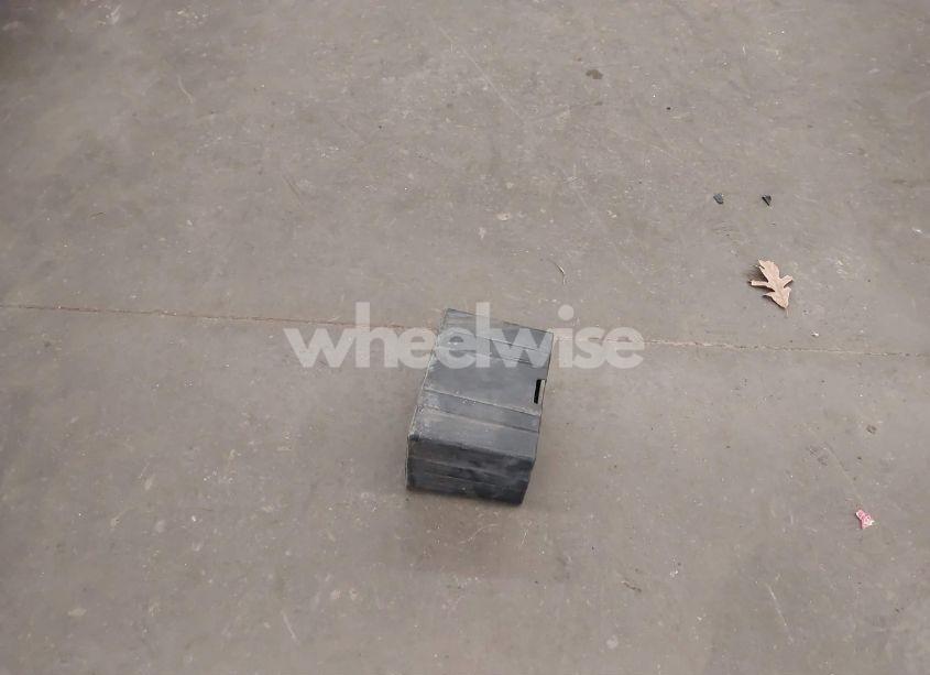 Photo 12 of 2004 Honda Civic EX (VIN 1HGEM22934L047885)