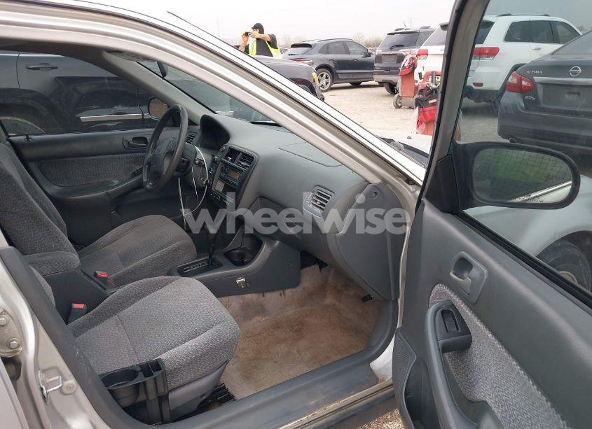 Photo 5 of 2000 Honda Civic GX (VIN 1HGEN1648YL000489)