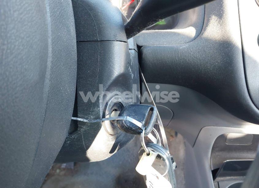 Photo 11 of 2005 Honda Civic LX (VIN 1HGES16575L026739)