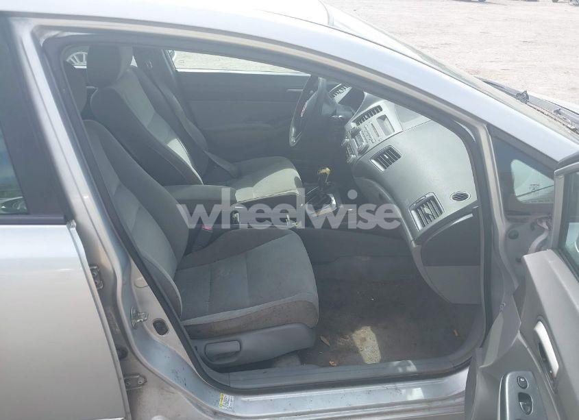 Photo 5 of 2006 Honda Civic LX (VIN 1HGFA15536L145334)