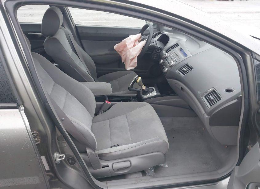 Photo 5 of 2006 Honda Civic LX (VIN 1HGFA15586L125998)