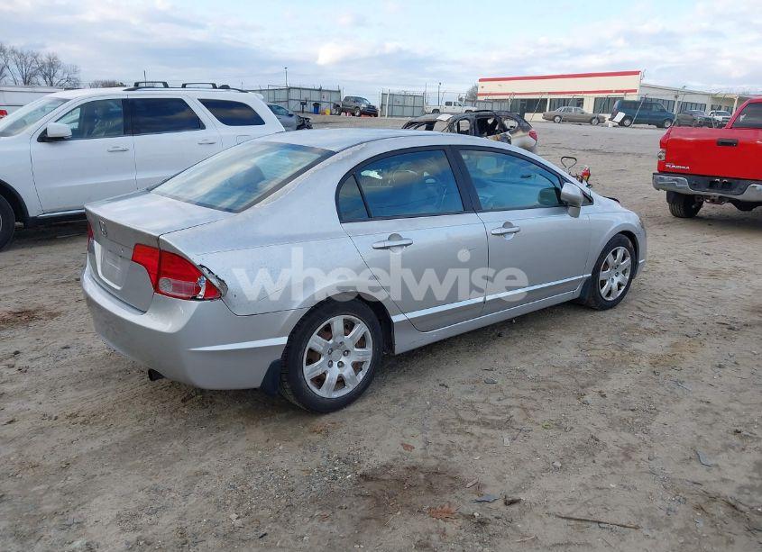 Photo 4 of 2007 Honda Civic LX (VIN 1HGFA155X7L080144)