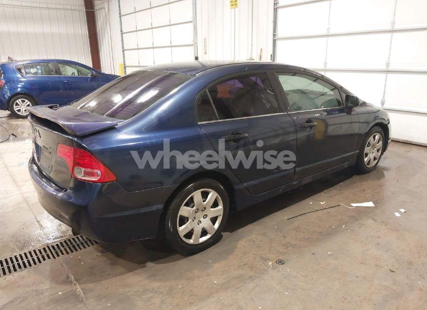 Photo 4 of 2007 Honda Civic LX (VIN 1HGFA16507L005595)