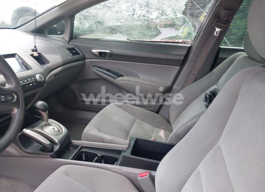 Photo 5 of 2006 Honda Civic LX (VIN 1HGFA16516L106501)