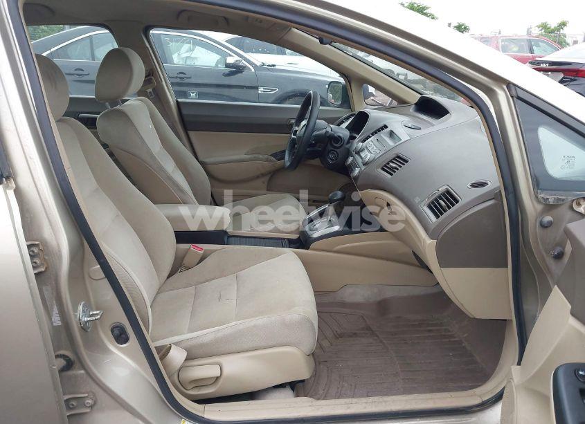 Photo 5 of 2007 Honda Civic LX (VIN 1HGFA16517L143212)