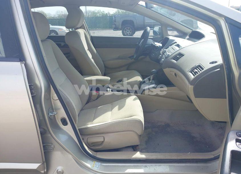 Photo 5 of 2008 Honda Civic LX (VIN 1HGFA16518L118232)