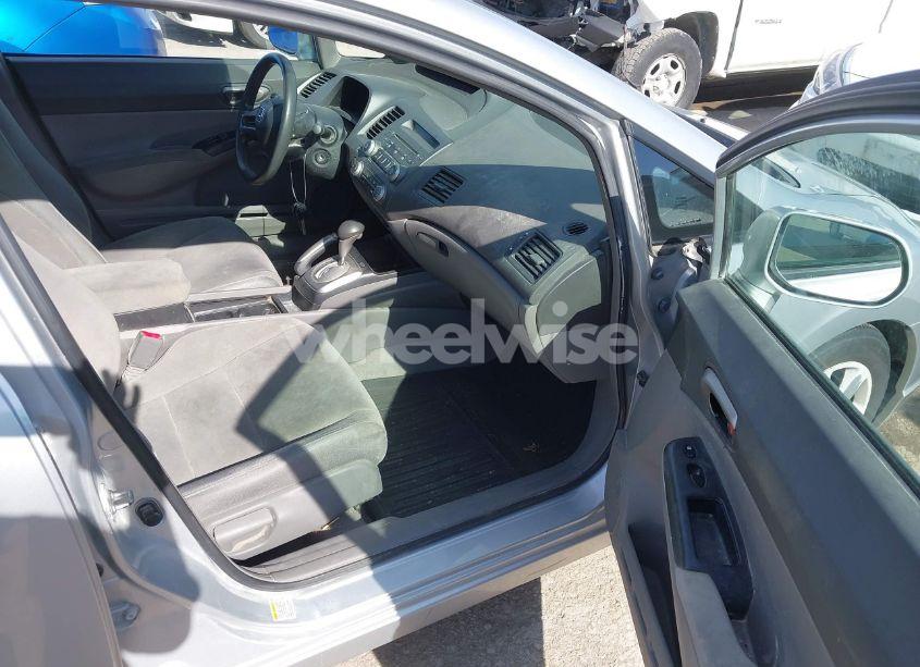 Photo 5 of 2008 Honda Civic LX (VIN 1HGFA16528L108003)