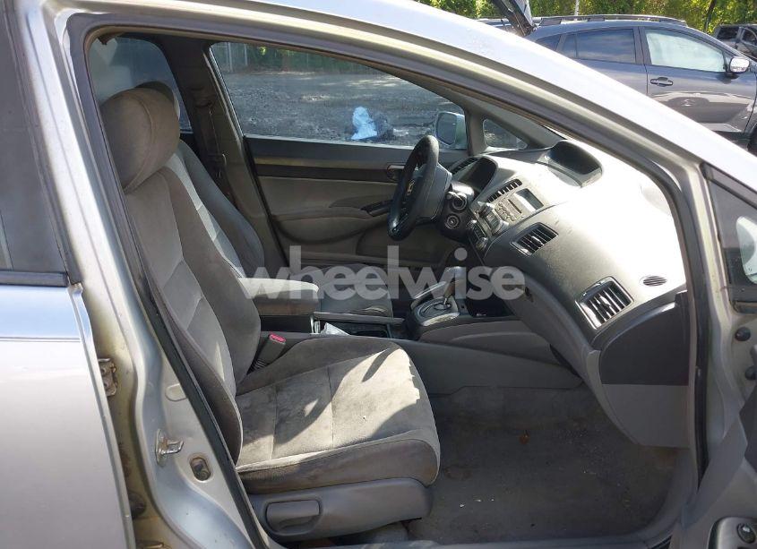 Photo 5 of 2006 Honda Civic LX (VIN 1HGFA16536L051811)