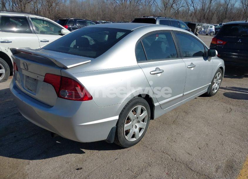 Photo 4 of 2007 Honda Civic LX (VIN 1HGFA16547L071096)