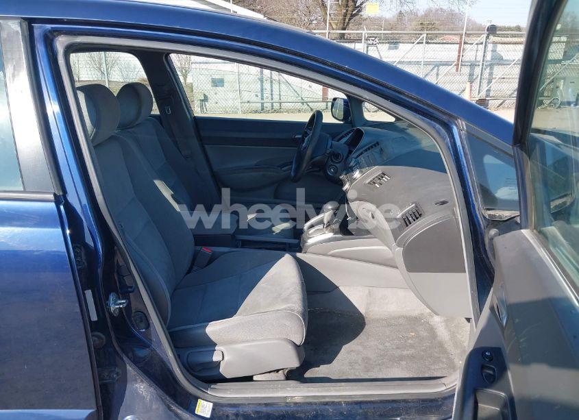 Photo 5 of 2008 Honda Civic LX (VIN 1HGFA16548L042103)