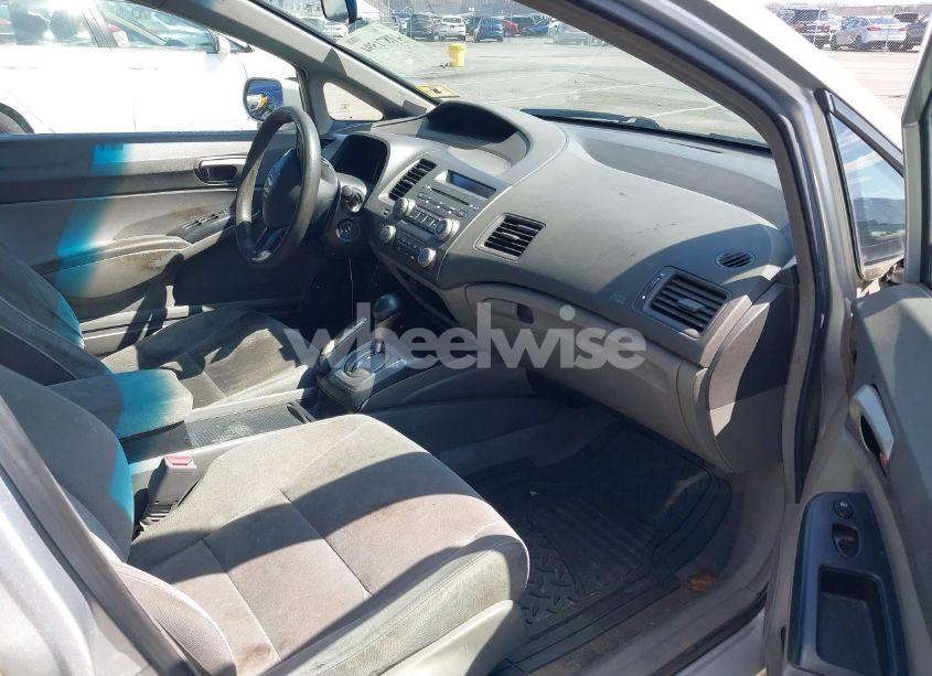 Photo 5 of 2006 Honda Civic LX (VIN 1HGFA16556L083286)